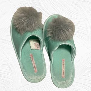 Victoria's Secret Small 5 6 Mint Green Gray Faux Fur Pom Slipper